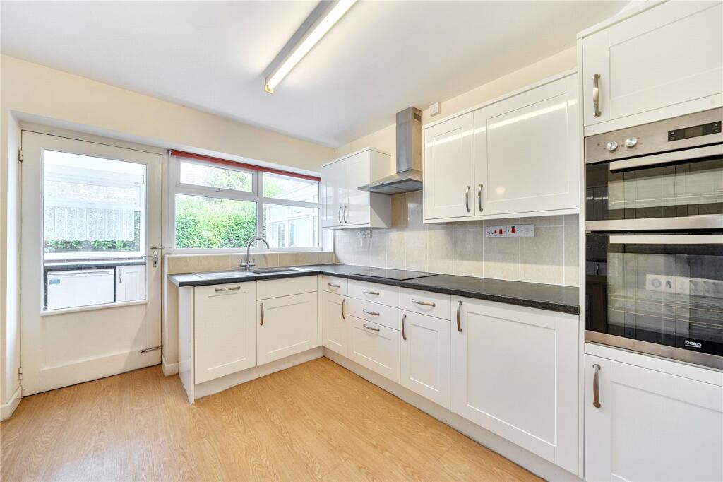 House in Dudley - View 5