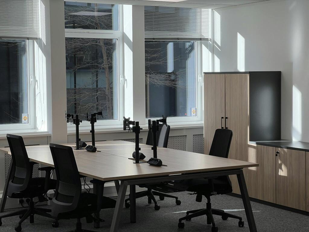 Dukes Place - 1st floor office setup