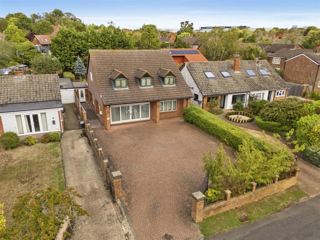 House in Milton Keynes, Loughton and Great Holm - View 2