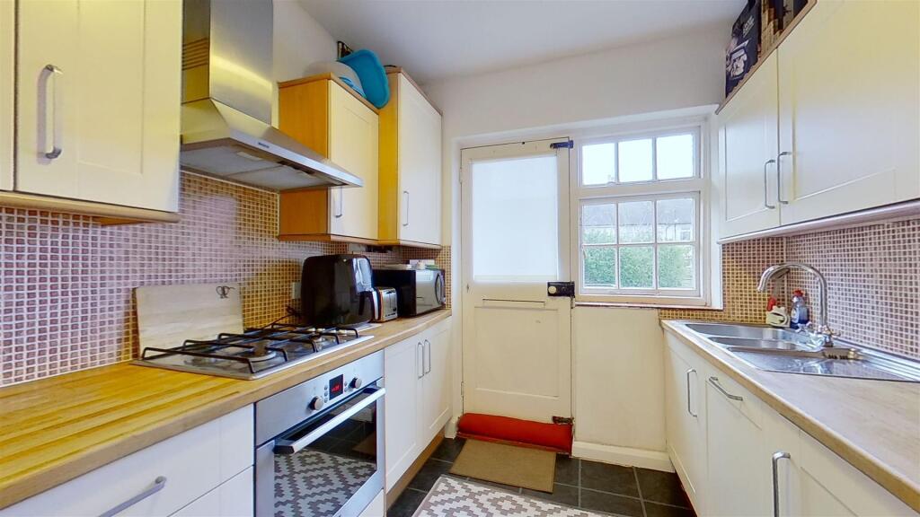 Apartment in London - More