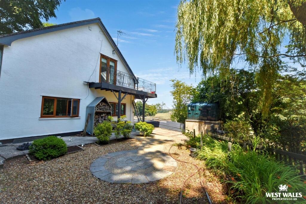 House in Pembroke, Monkton - View 4