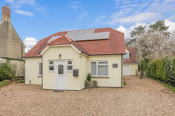 Main image of property:  NO ONWARD CHAIN - Arkell Avenue, Carterton, Oxfordshire, OX18