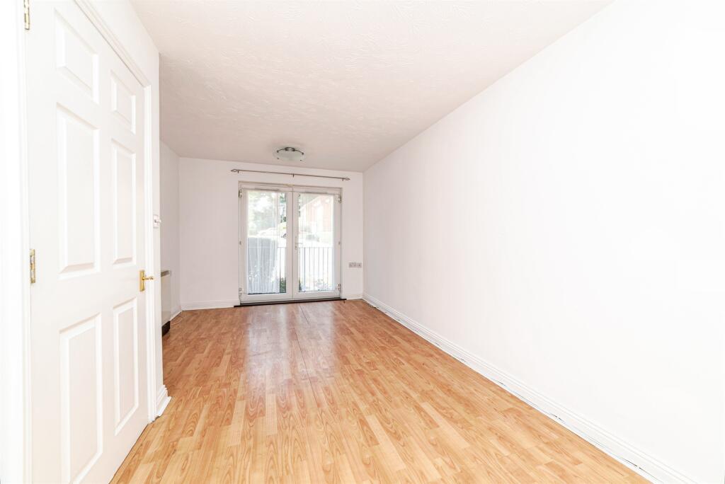 Apartment in Basingstoke and Deane, Old Basing and Lychpit - View 3