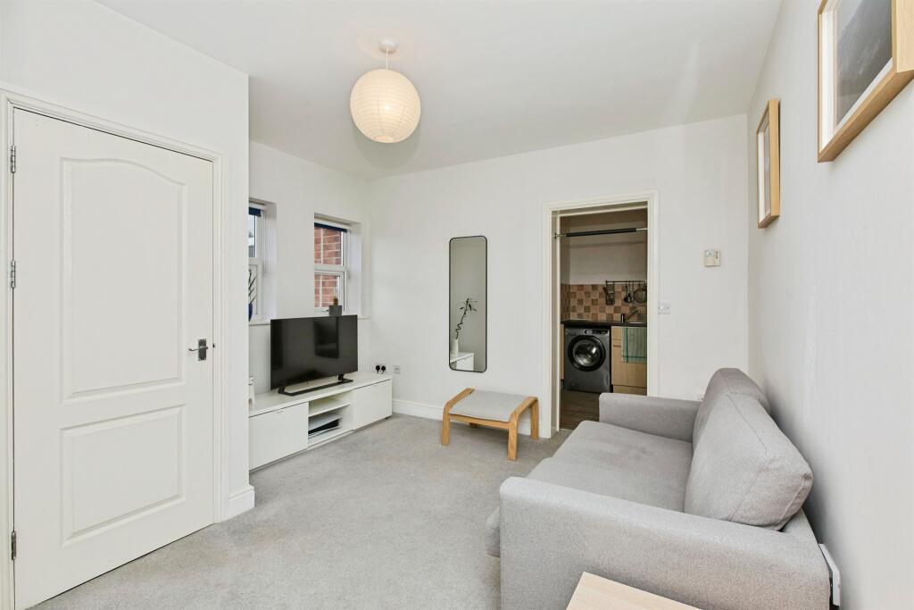 Apartment in Amber Valley, Heanor and Loscoe CP - View 4