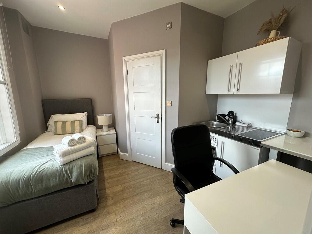 Main image of property: Castle Yard Studio 3, Central