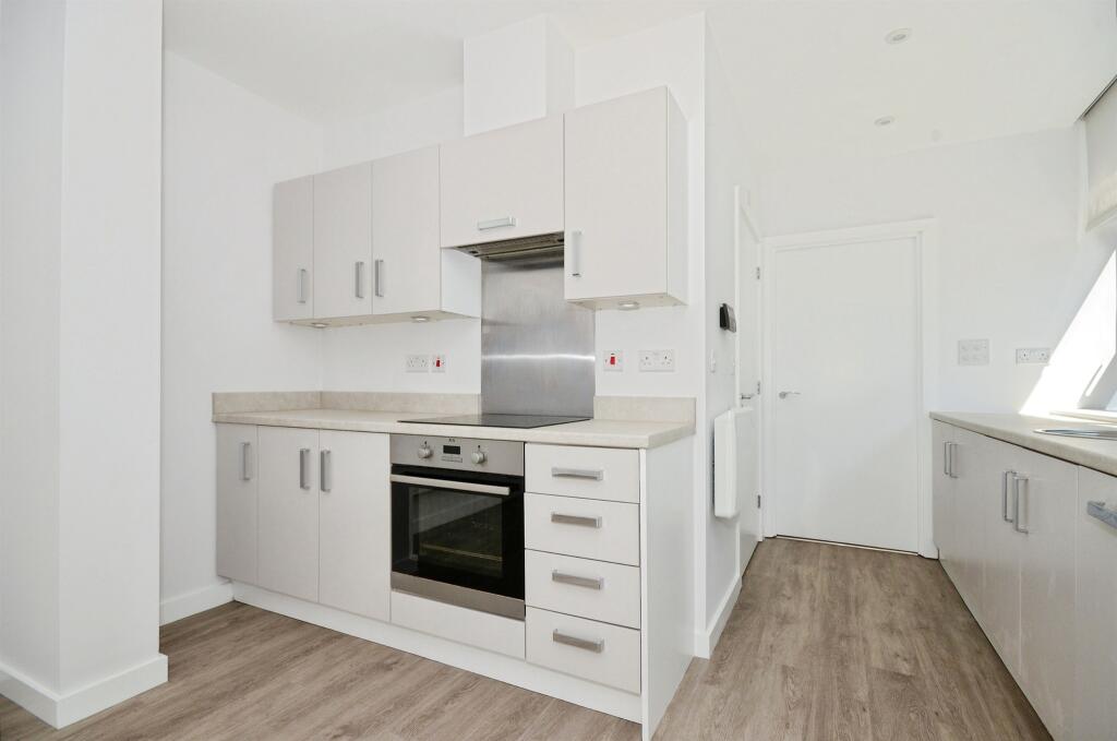 Newsom Place, ST. ALBANS - View 5
