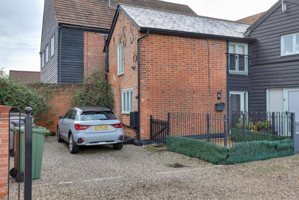Main image of property: Kingswood Court, Braintree