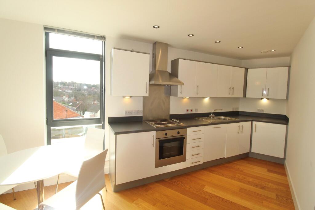 Apartment in Leeds - View 3