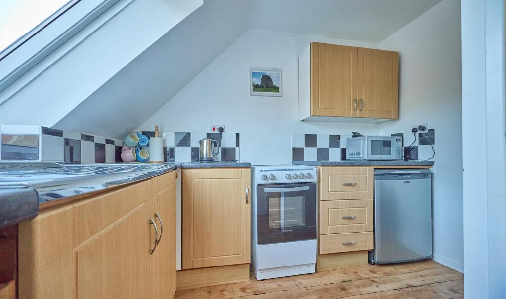 Clifton Court, Hinckley photo 4