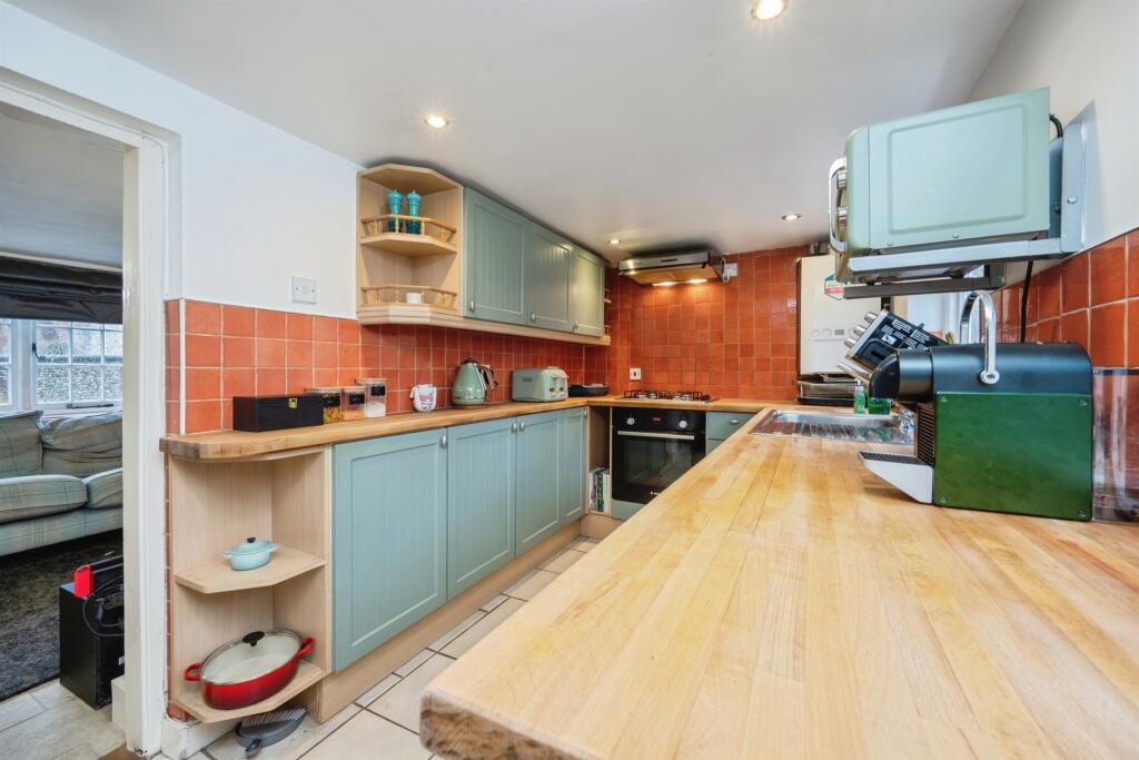 House in Little Kingshill, Great Missenden - More