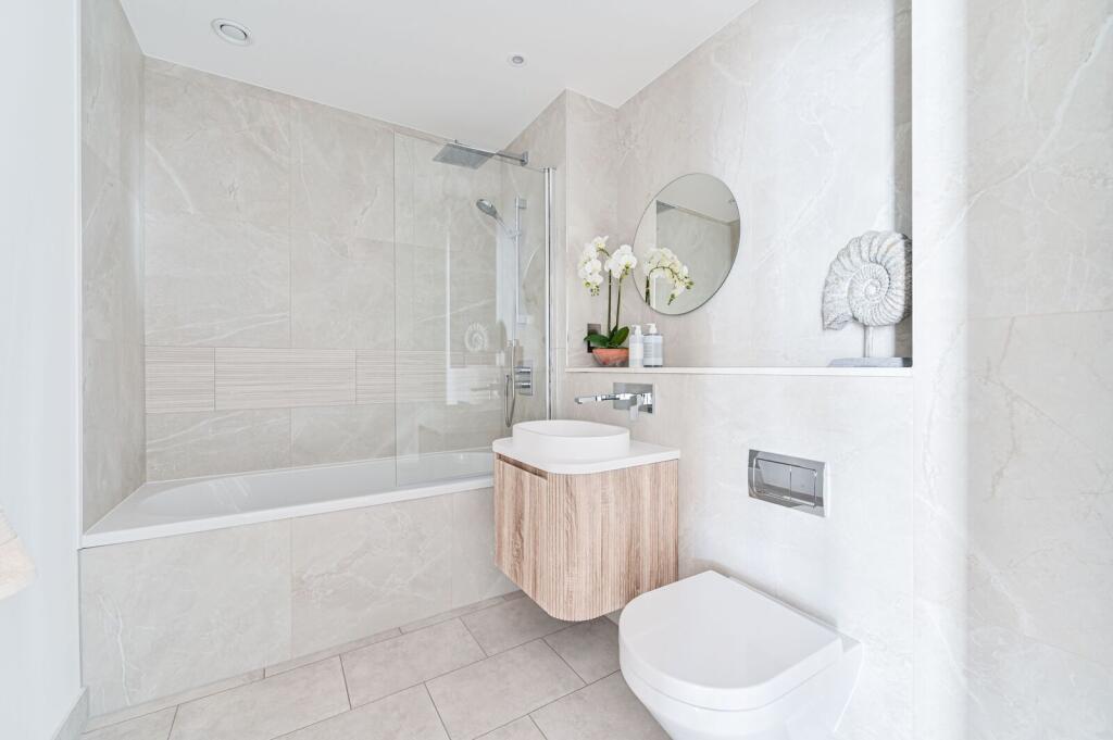 Apartment in London - More