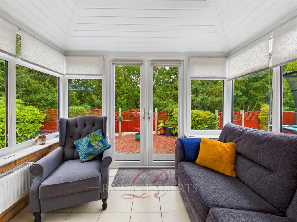 House in Llay - View 5