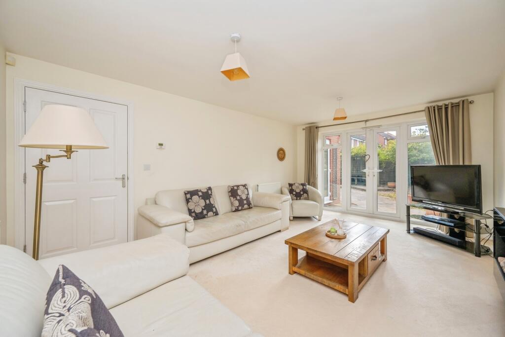 House in Lichfield, Darwin Park - View 5