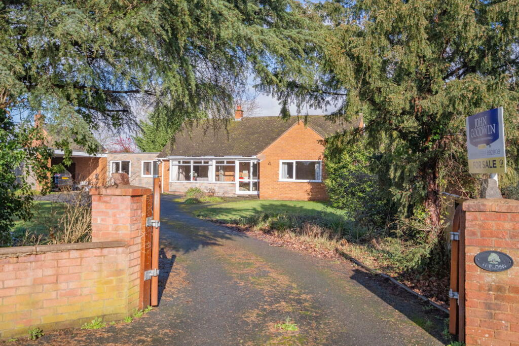 Roberts End, Hanley Swan, Malvern. WR8 photo 2