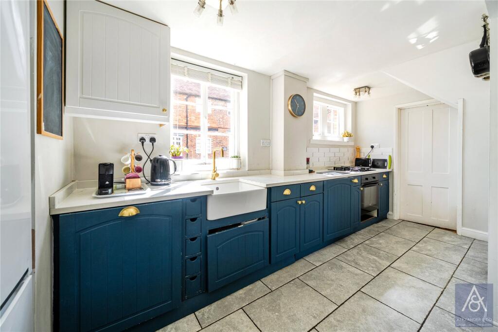 House in Milton Keynes, Buckinghamshire - More