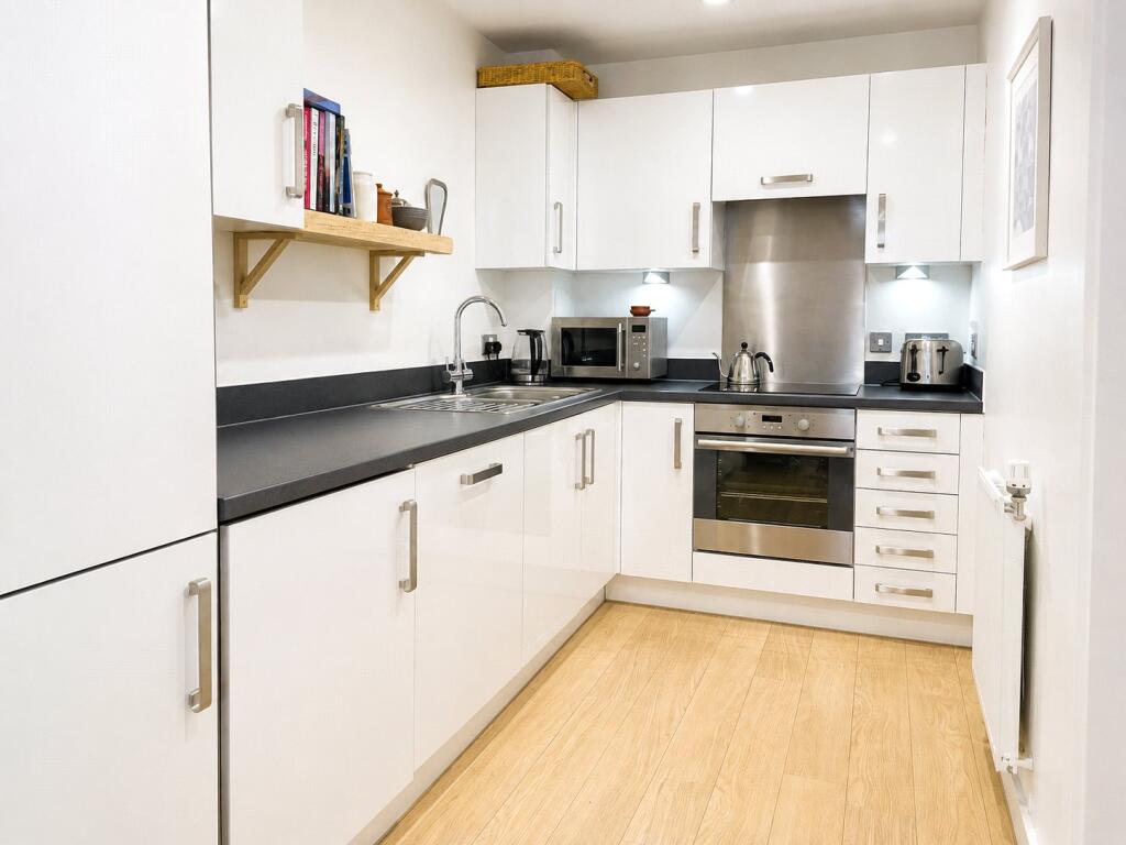 Apartment in London, Stockwell Park, Stockwell - View 4