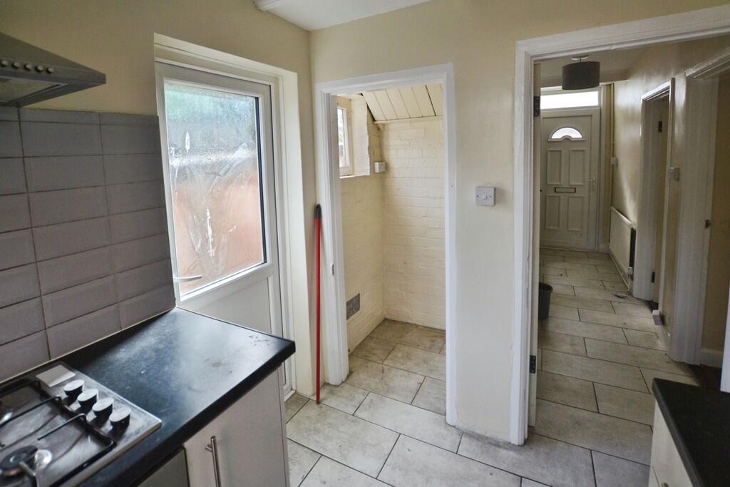 House in Oadby and Wigston, Leicestershire - More