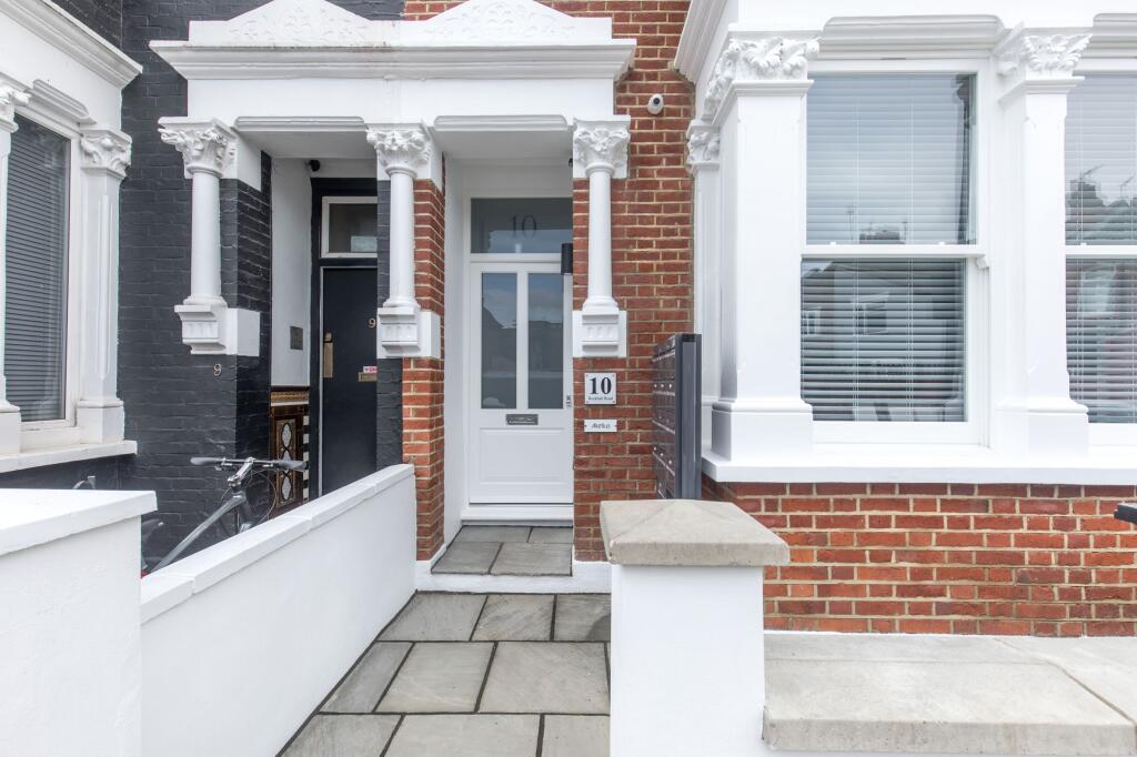 Ground floor studio flat for rent