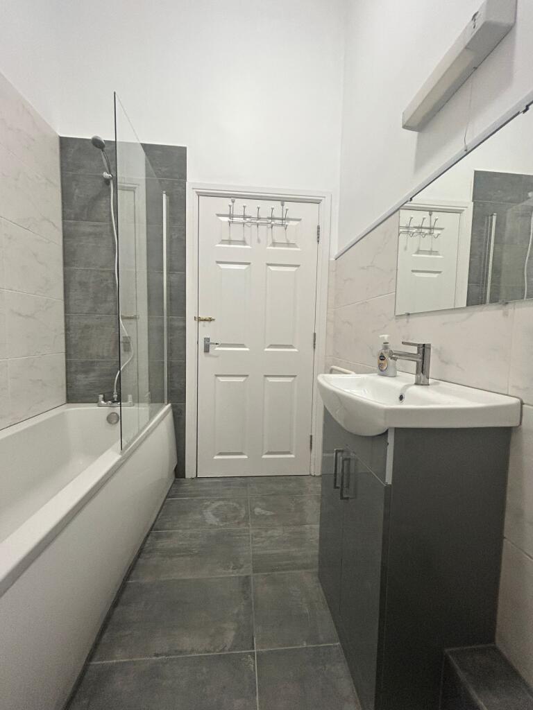 Apartment in Kirklees, West Yorkshire - More