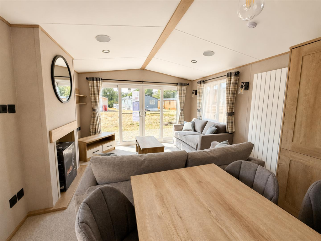 Little Lakeland Caravan Park, Wortwell, Harleston photo 3