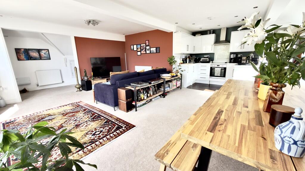 Penthouse Apartment, Kew Road, Weston-super-Mare - View 3