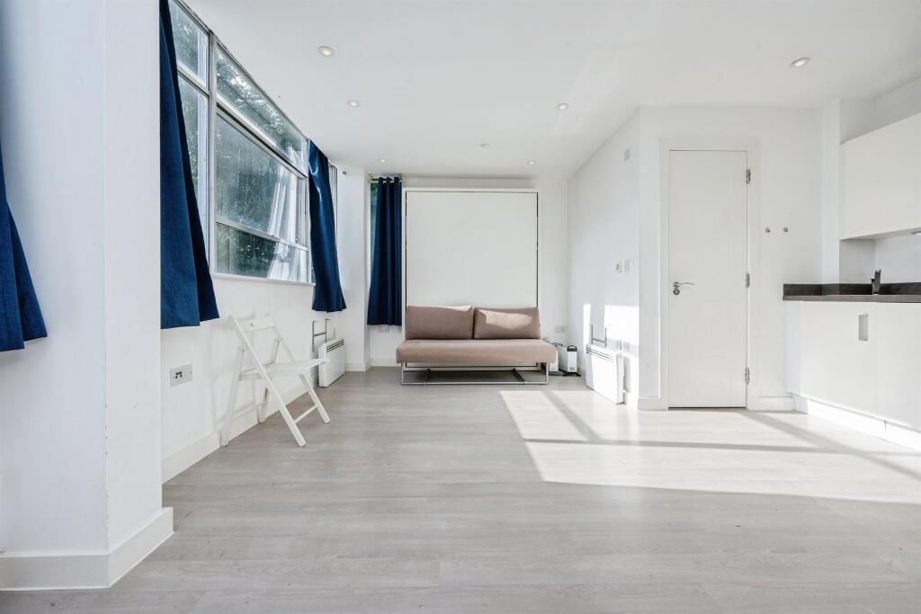 Newsom Place, Hatfield Road, St. Albans – pohled 6