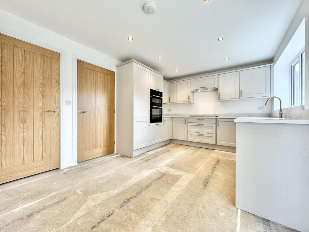 House in Wakefield - View 5