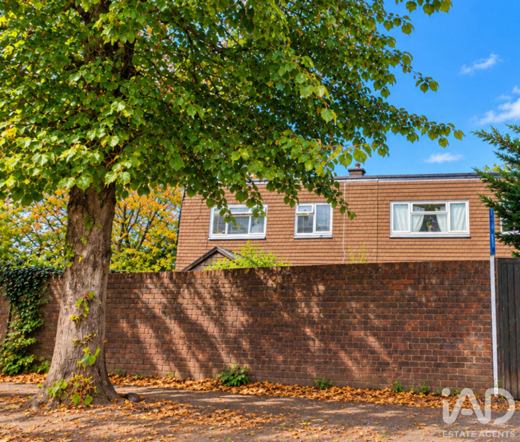 Main image of property: Amwell Court, Waltham Abbey, EN9