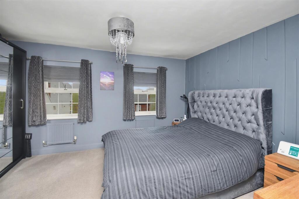 House in Great Oakley, Danesholme - More