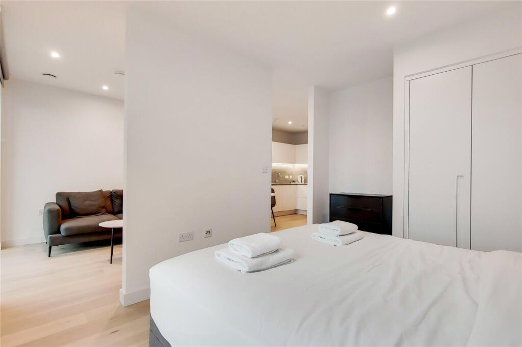 Apartment in London - More