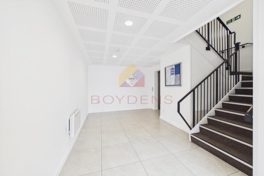 Apartment in Chelmsford - View 2