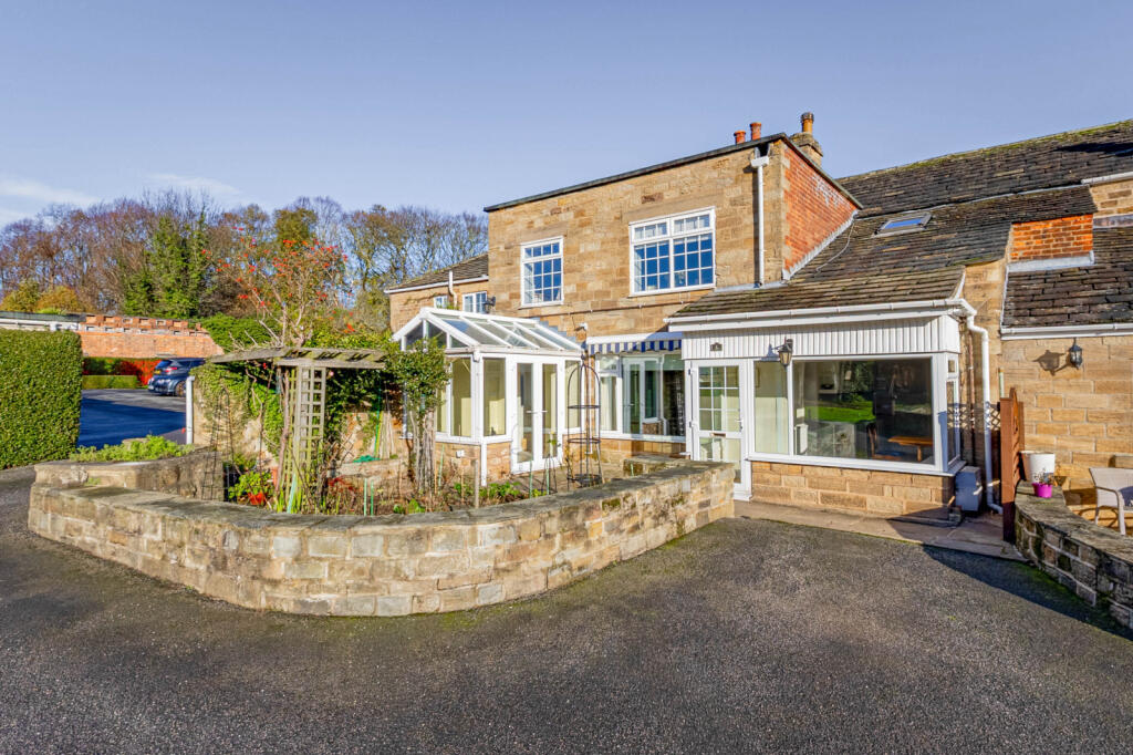 Main image of property: Well Head Mews, Chapelthorpe , WF4