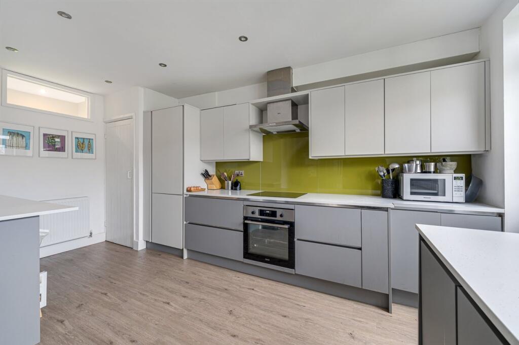 Furze Walk, Partington, Manchester, M31 photo 4