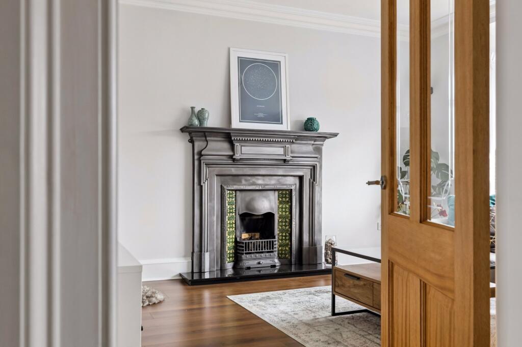 House in Glasgow, East Dunbartonshire - More