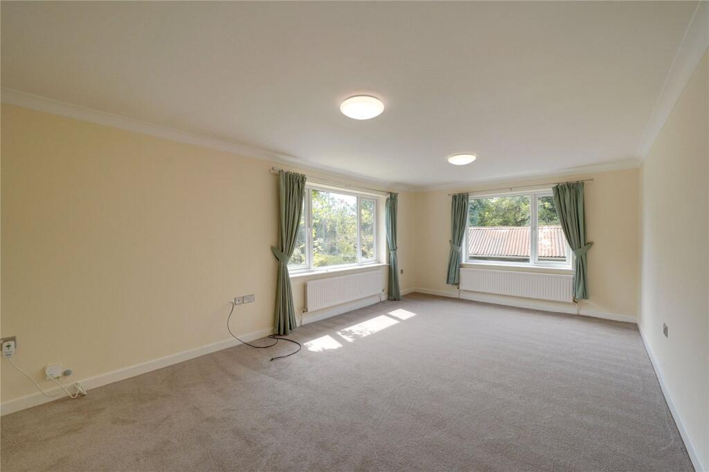 House in West Suffolk, Lakenheath - More
