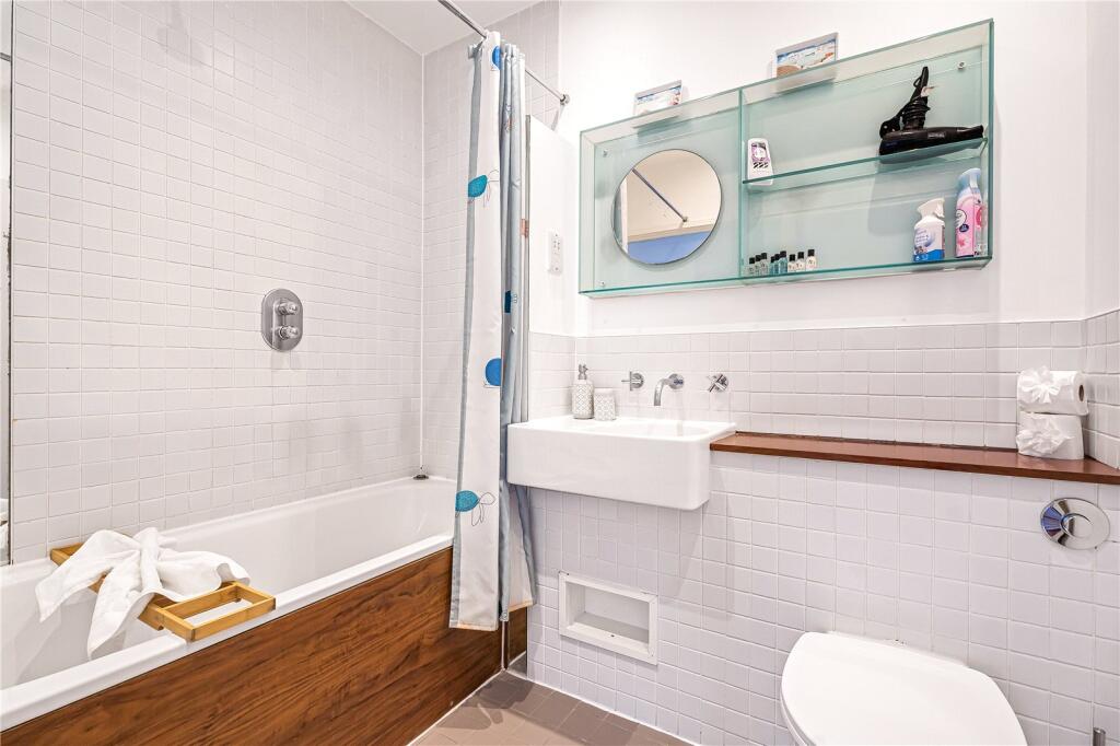 Apartment in London - View 5