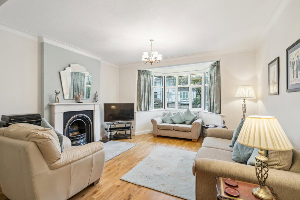 House in Harrow - View 4