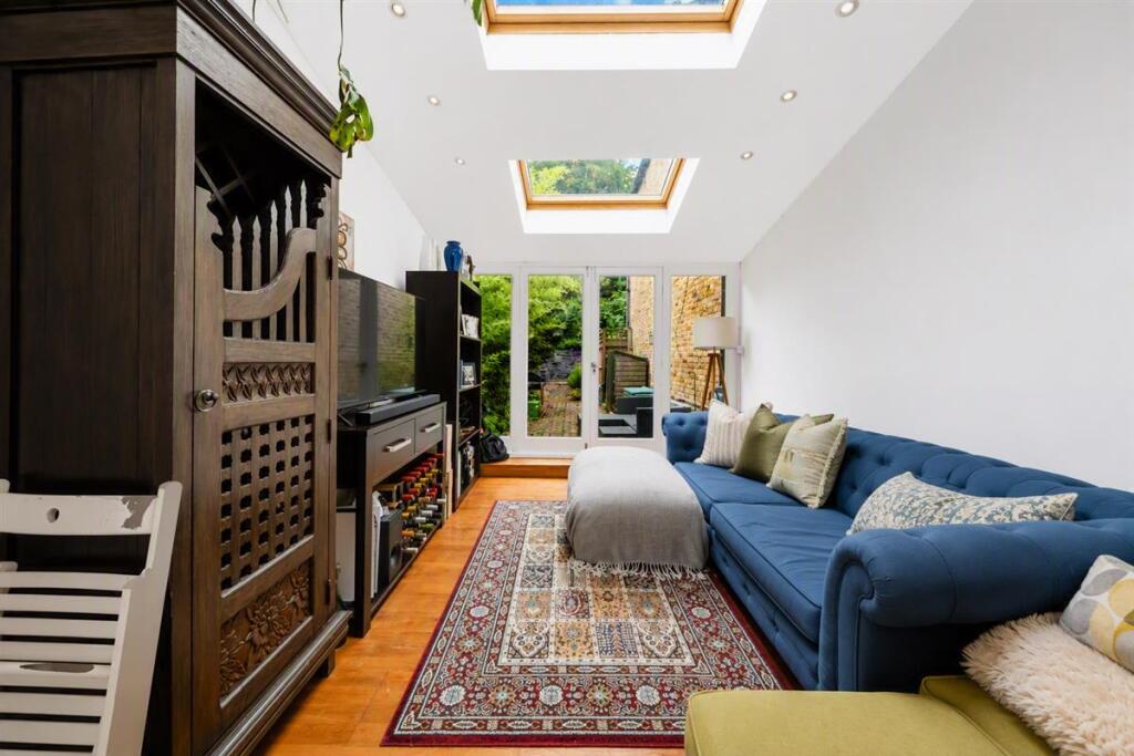 House in London - View 2
