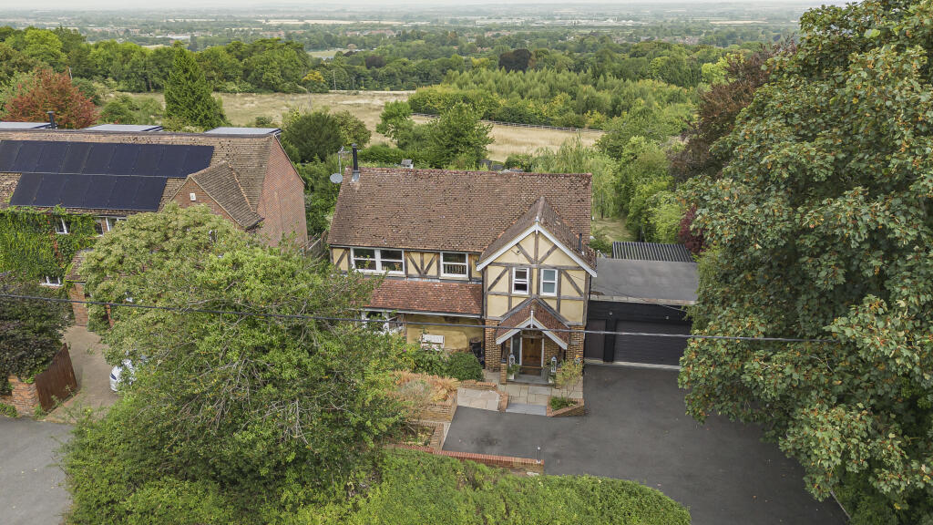 Main image of property: Upper Icknield Way, Aston Clinton, Aylesbury, HP22