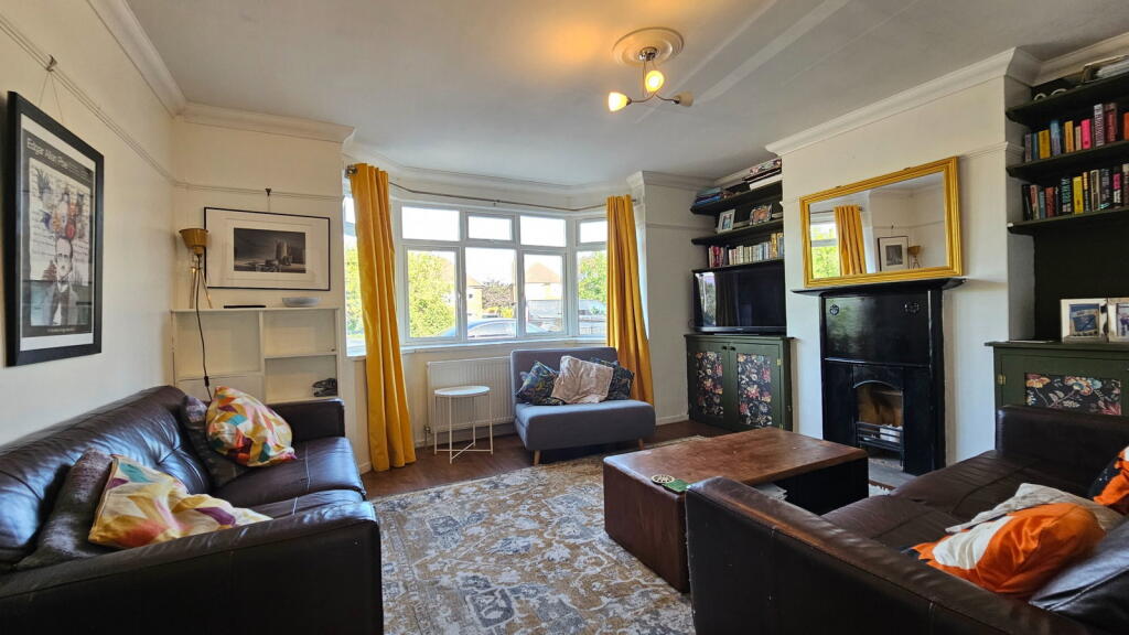 House in Newbury, West Fields, Wash Common - View 2