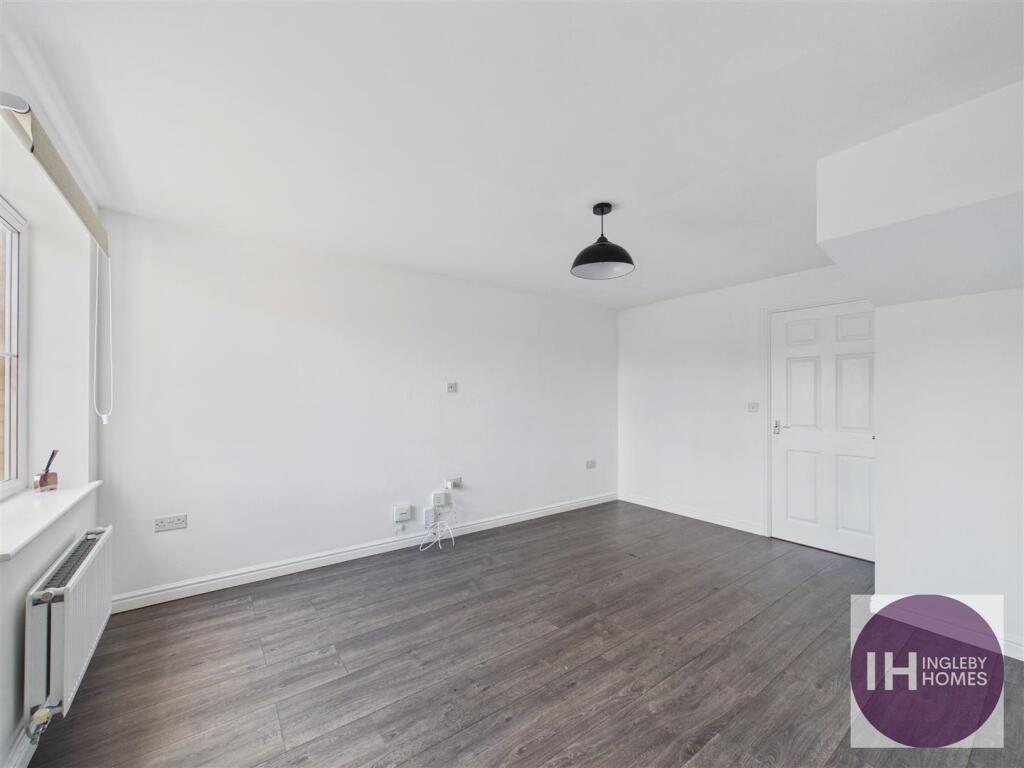 House in Ingleby Barwick, The Rings, Stockton-on-Tees - View 2