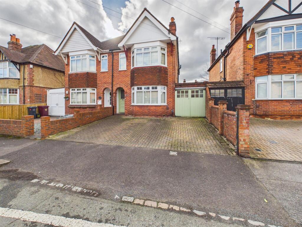 Main image of property: Drayton Road, Reading