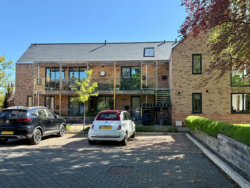 Main image of property: 39 Pickersleigh Road, Malvern, Worcestershire, WR14 2RW