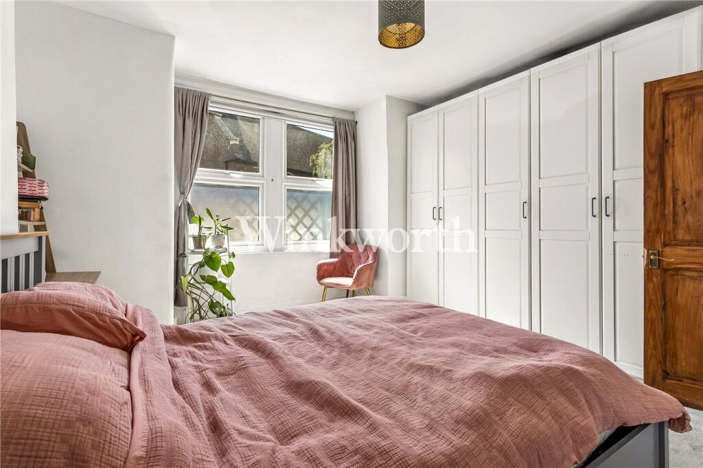 Apartment in London - More