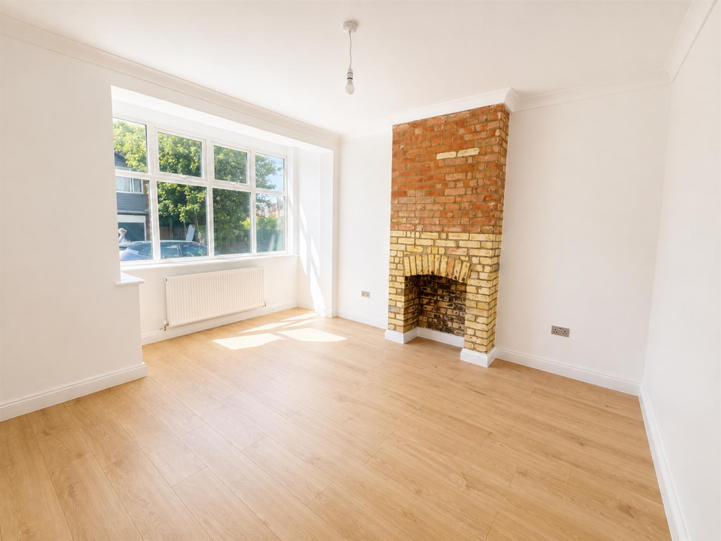 House in London - View 2