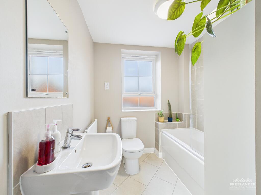 House in Newport, Cefn, Rogerstone - View 3