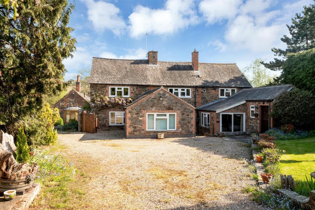 Main image of property: The Barn House, Newtown Linford