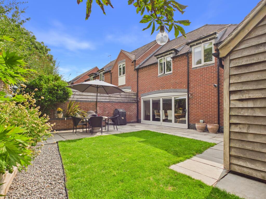 Clayfields Road, Repton photo 2