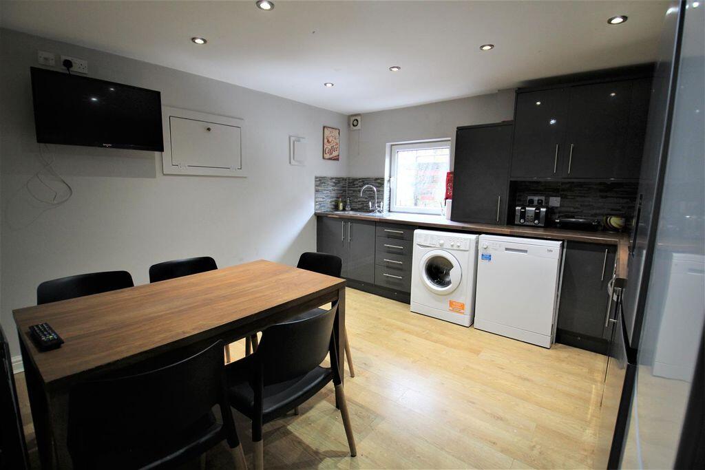 Ashville View, Leeds photo 3