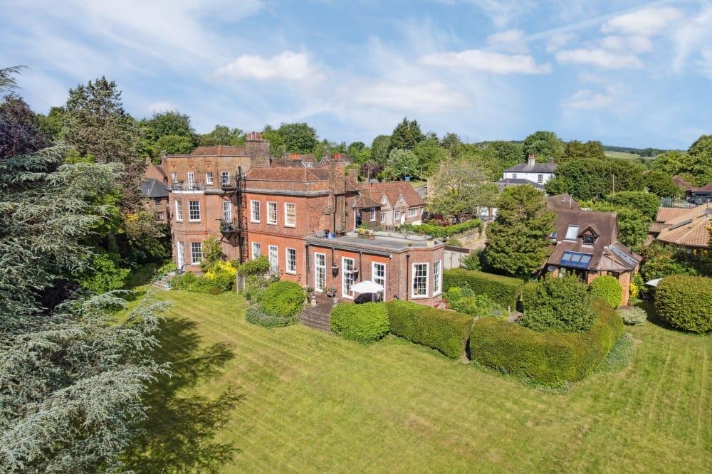 Main image of property: High Street, Great Missenden, HP16